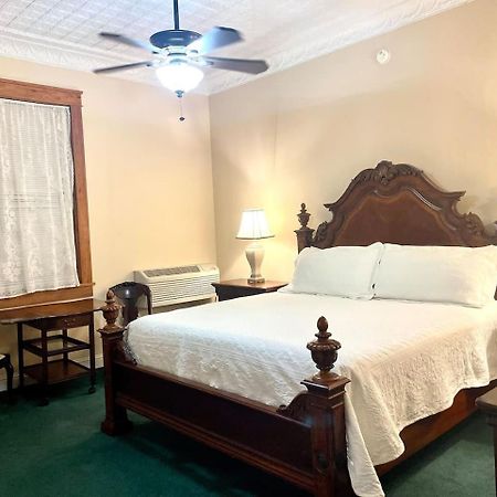The Eastland Historic Hotel- Imperial Room Exterior photo